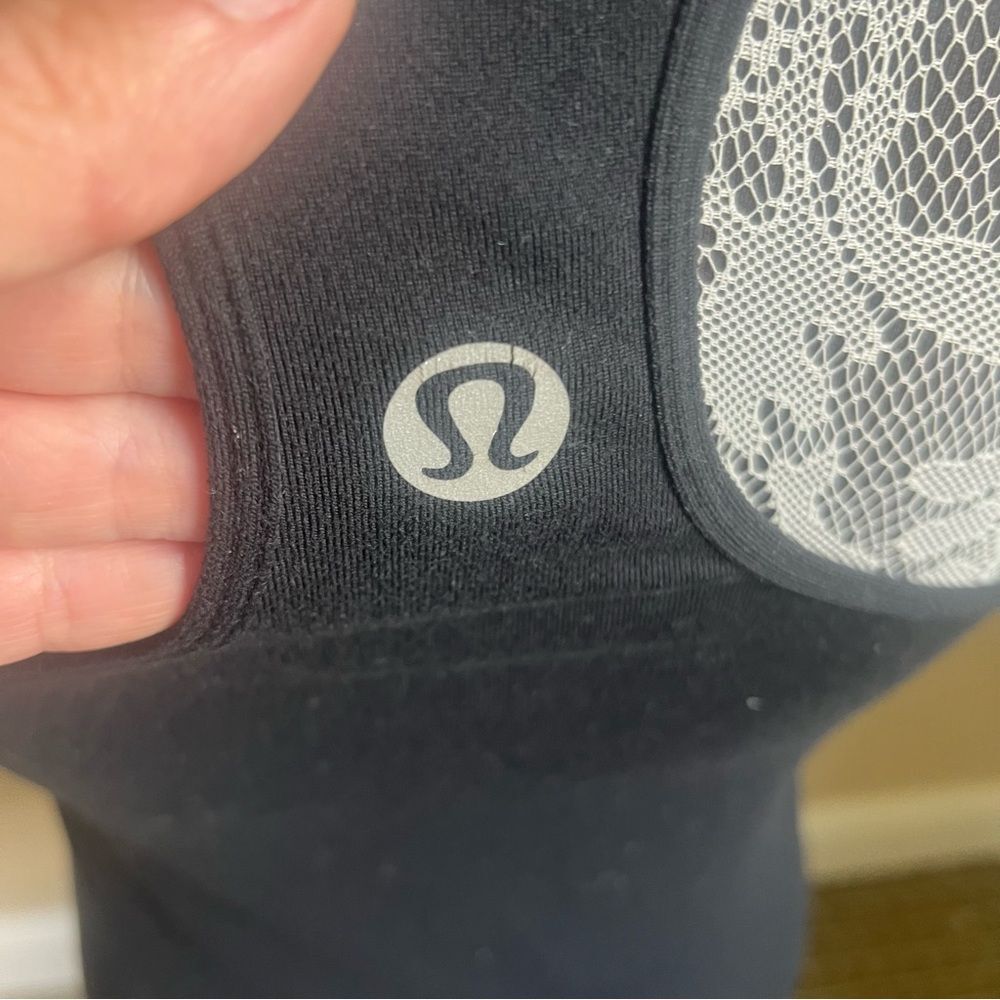 Lululemon Cool Racerback Black RARE Vintage Logo Size 4 *Original Fit Luon - Picture 6 of 7